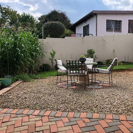 Cozy Guest Suite With Private Access Roodepoort Zewnętrze zdjęcie