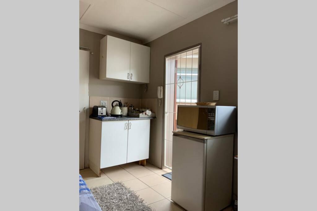 Cozy Guest Suite With Private Access Roodepoort Zewnętrze zdjęcie