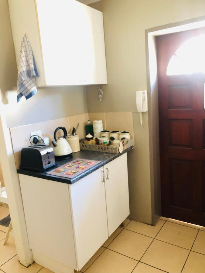 Cozy Guest Suite With Private Access Roodepoort Zewnętrze zdjęcie